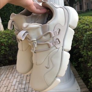 Nike pocketknife leather